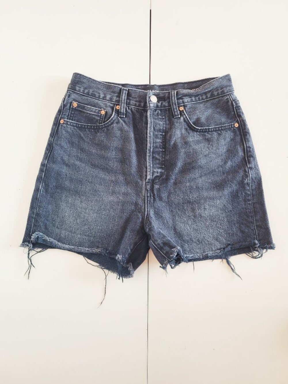 Denim Forum The Yoko Mid Thigh  Black Washed Raw Hem Jean Shorts - Size 27